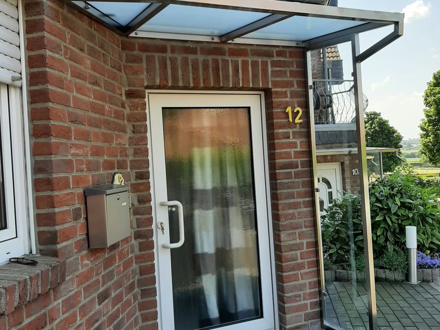 Vordächer und Terrassenüberdachungen